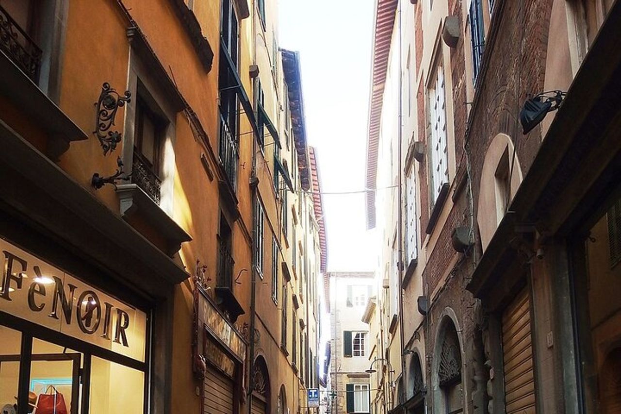 Passeggiata Privata tra le Mura Lucchesi — 4