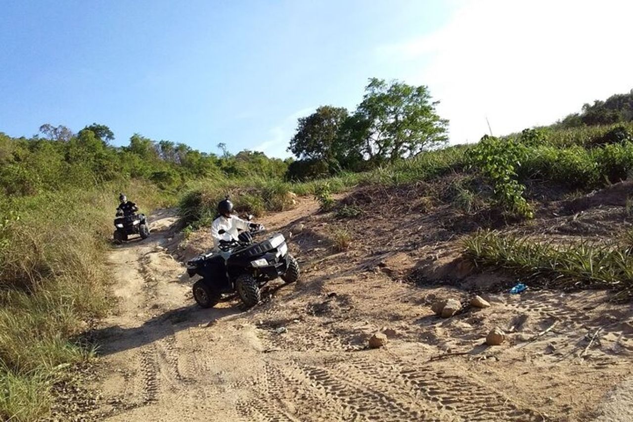 2 ore di guida su ATV Ultimate Off Road Hillside a Pattaya — 3