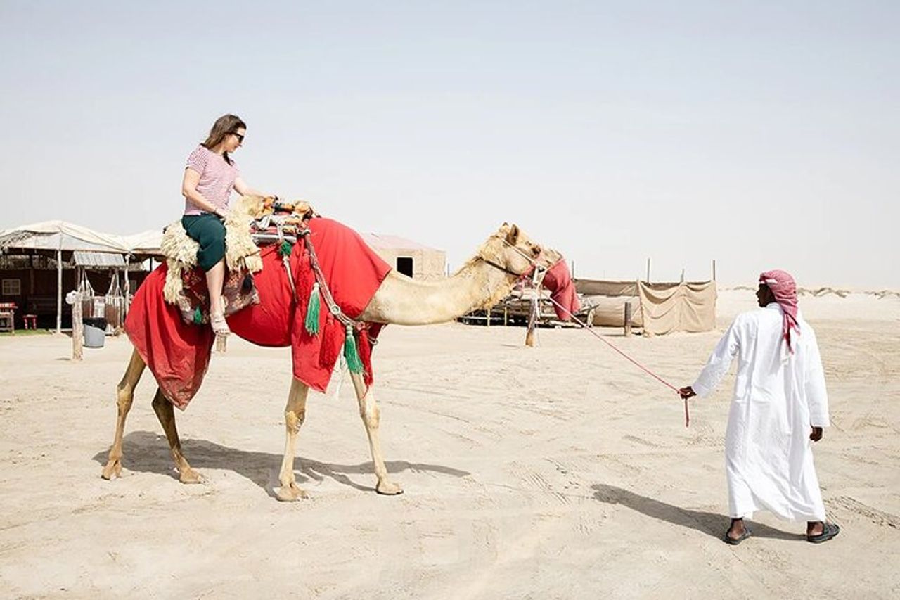 Desert Safari Combo: Giro in cammello, Sandboarding e visita del mare interno — 4