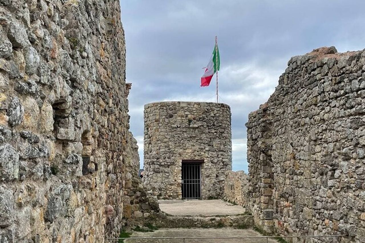 Tour privato di mezza giornata della Tolfa e dei laboratori della pelle — 7