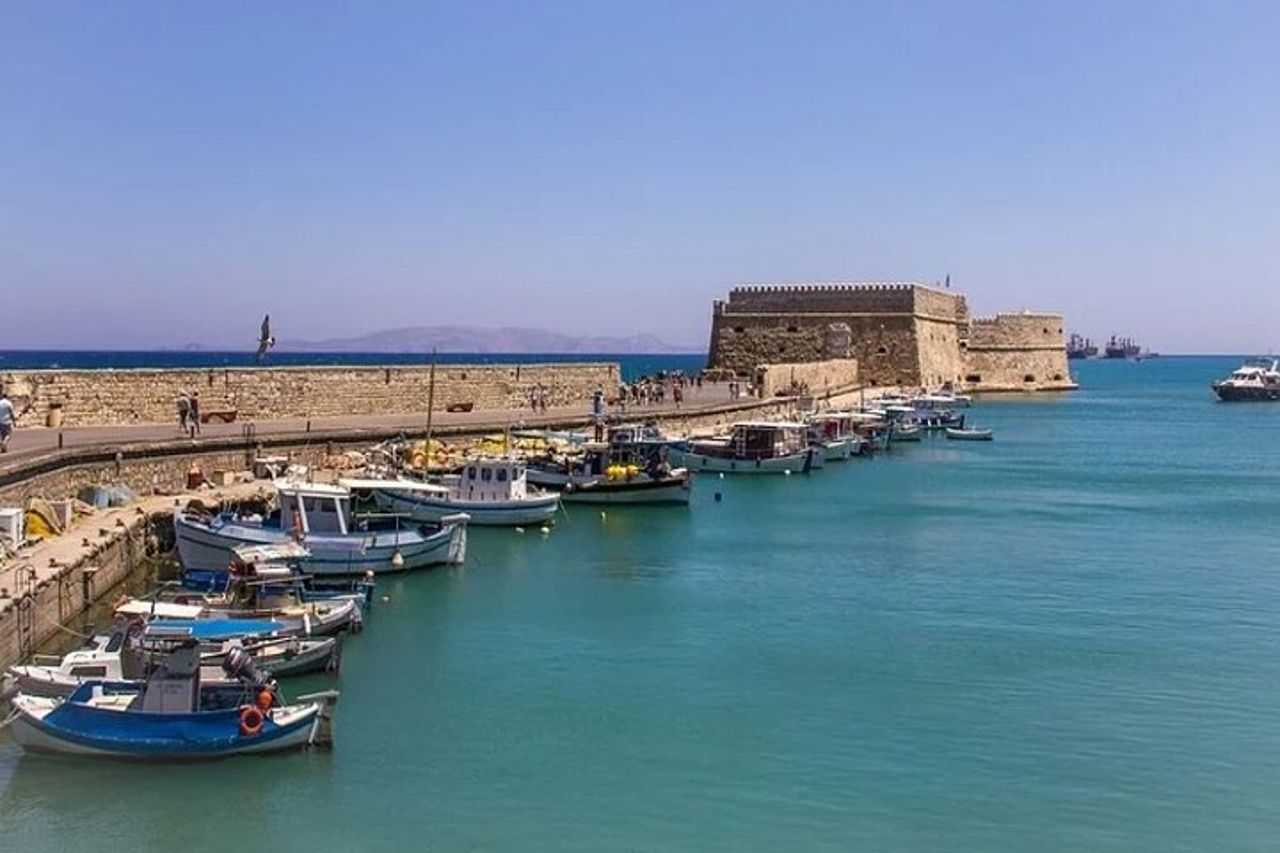 Tour privato di 15 giorni a Paros, Naxos, Mykonos, Santorini e Creta — 8