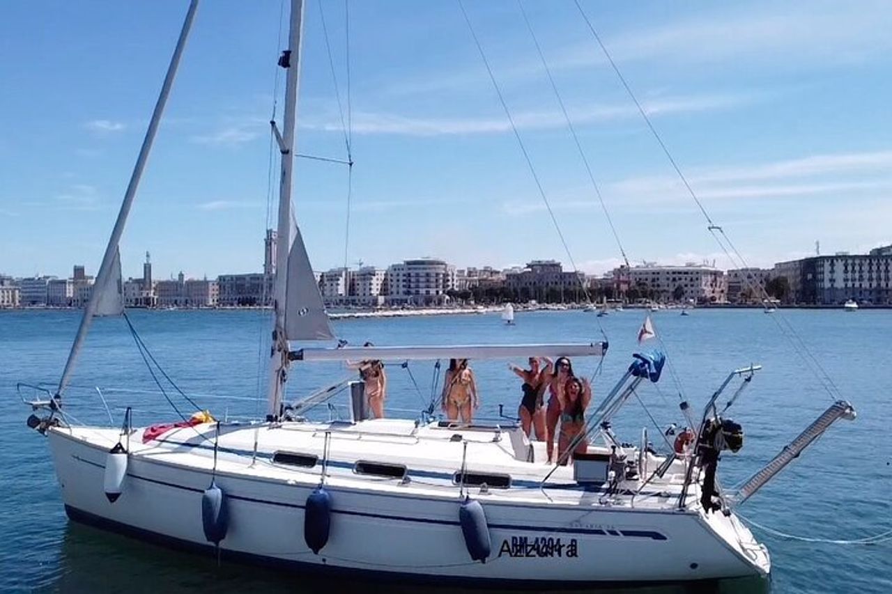 Bari crociera in barca a vela alla ricerca dei delfini — 5
