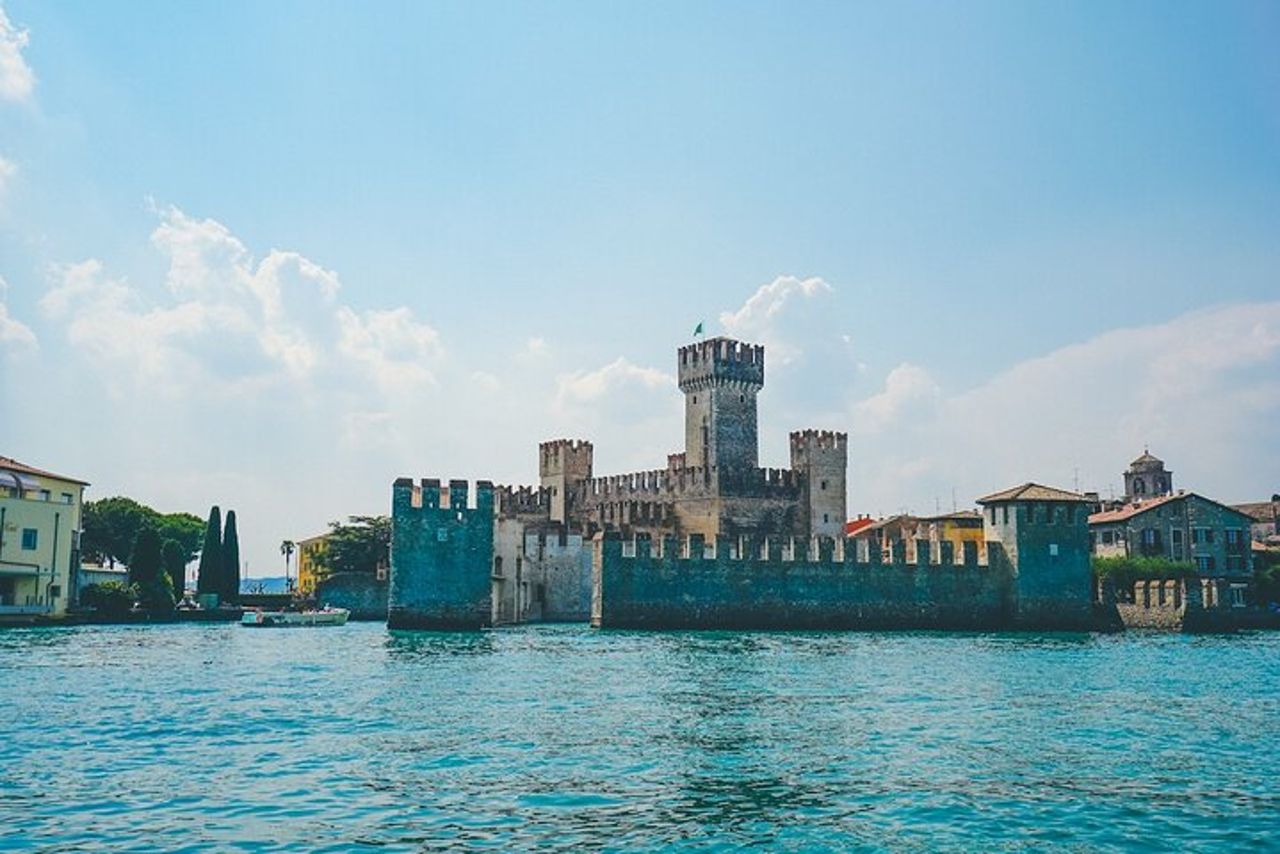 Il meglio di Sirmione: giro in Barca e Grotte di Catullo — 5