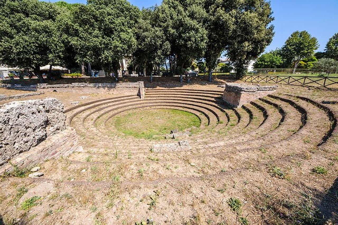 Tour guidato privato dei templi e dei musei di Paestum con guida locale — 4