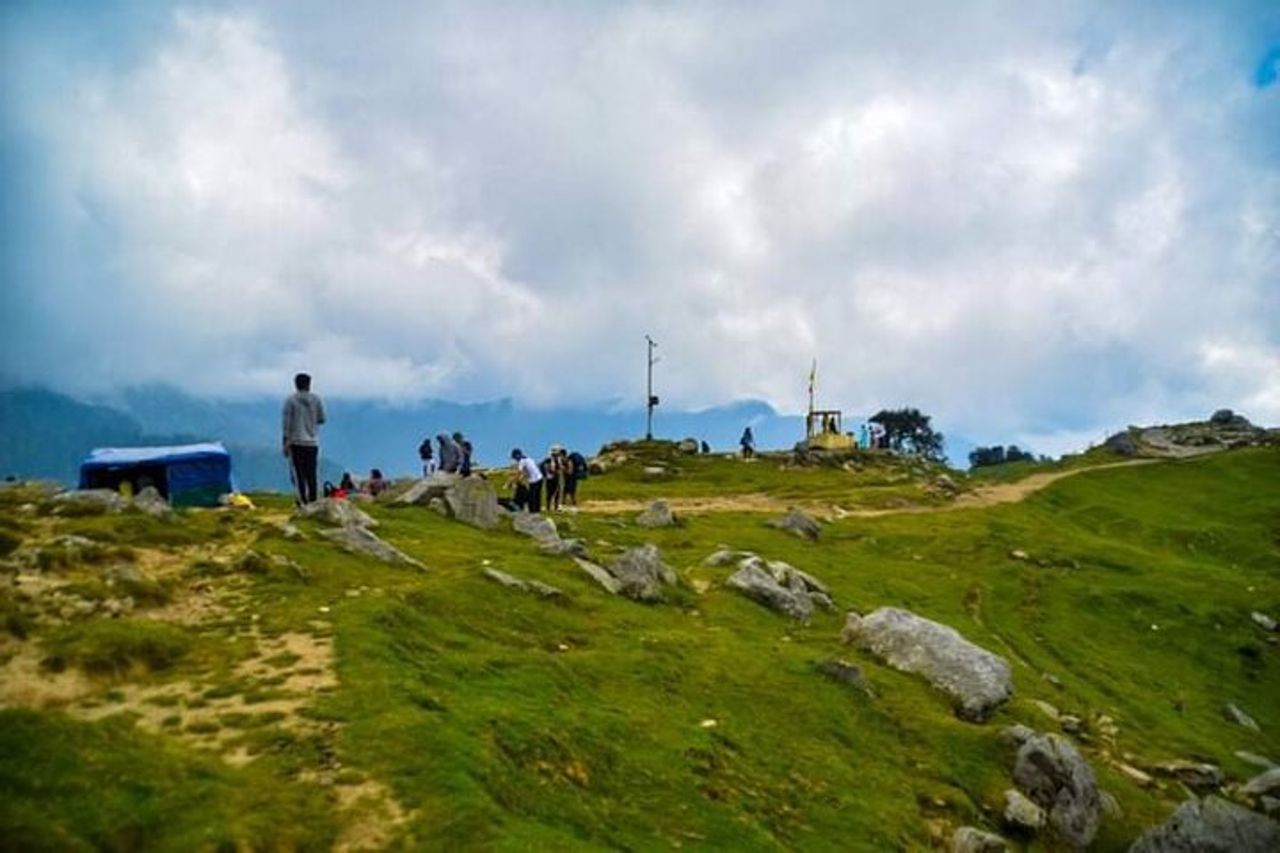 Indrahar Pass Trekking con Manu Adventures India — 5