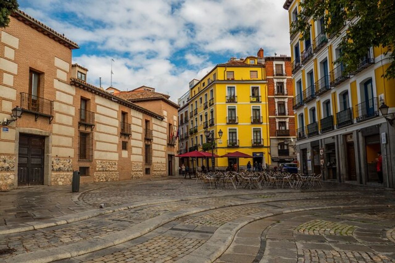 Segreti di La Latina: Passeggiata di puzzle autoguidata a Madrid — 2
