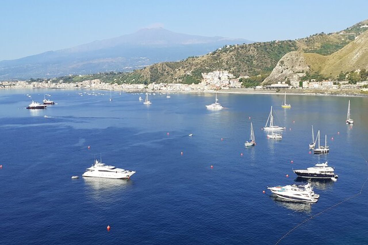 Tour di un'intera giornata all'Etna, Taormina, Baia di Naxos e Castelmola — 3