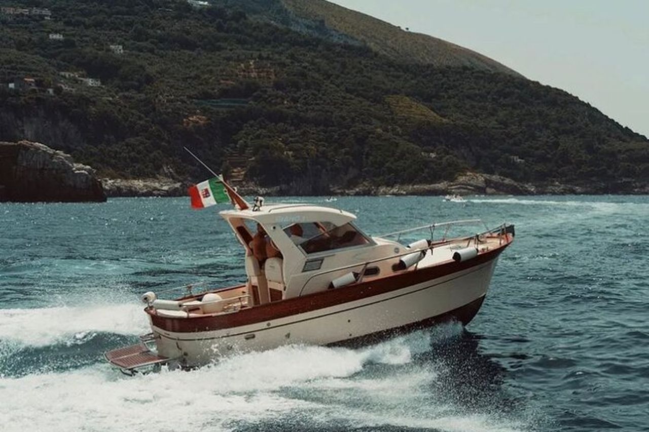 Tour privato in barca della Costiera Amalfitana da Positano: Nuota & esplora — 2