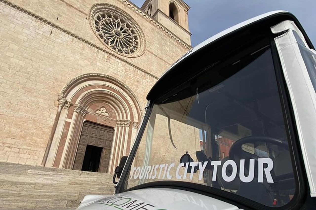 Giro Turistico dell'Aquila a bordo di una Navetta Elettrica — 5