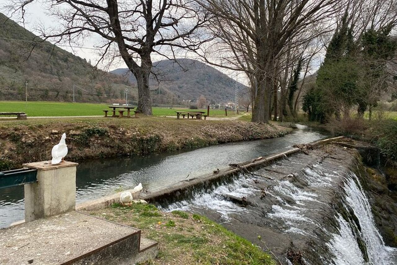 Escursione privata alle cascate e alle grotte di Rasiglia con pranzo — 2