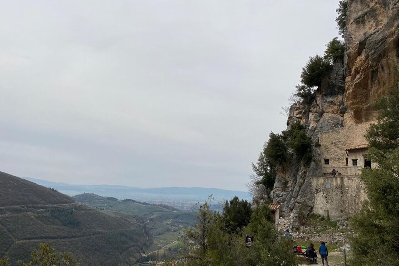 Escursione privata alle cascate e alle grotte di Rasiglia con pranzo — 7