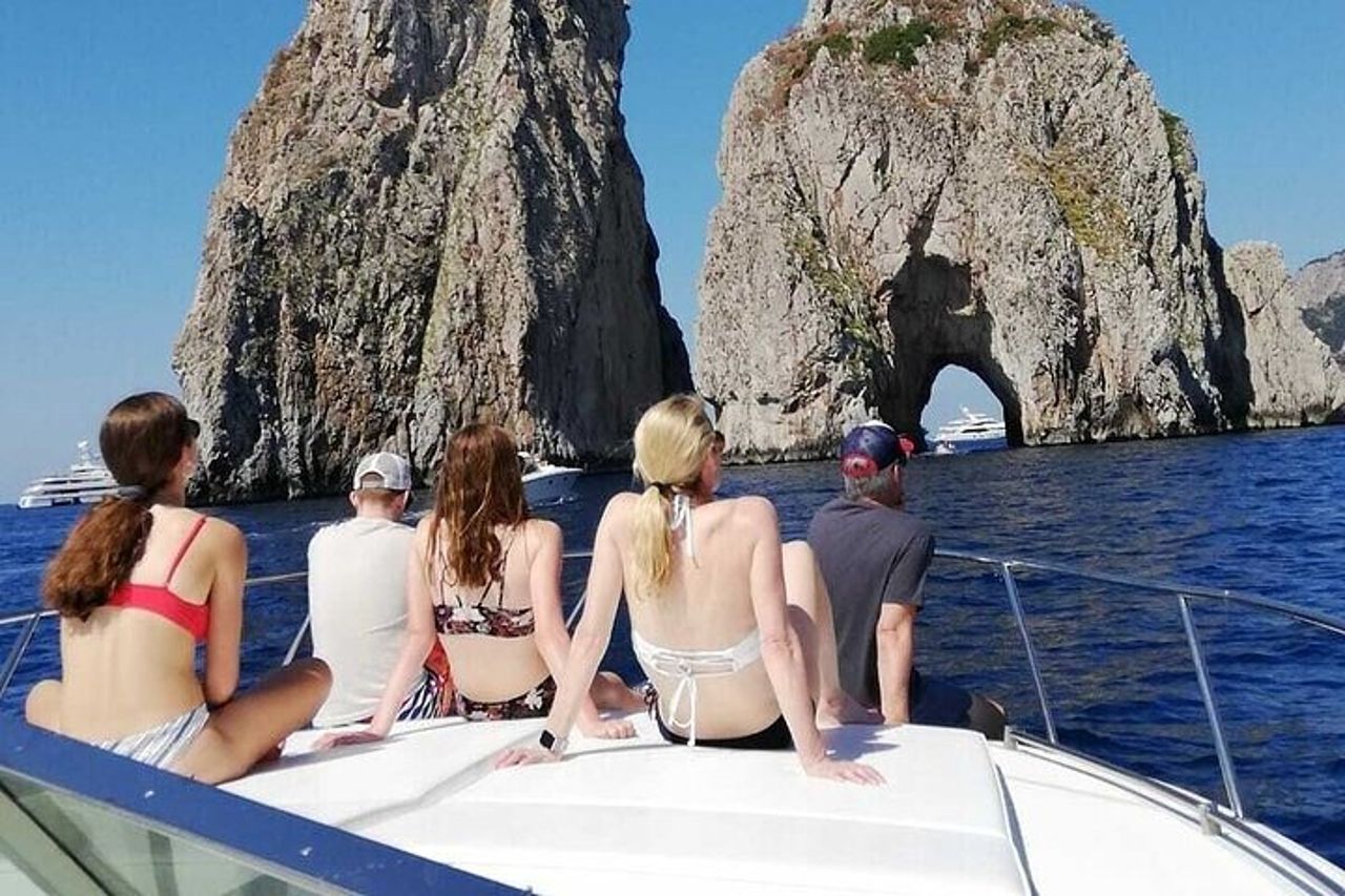 Tour in Barca in tutta la Costiera Amalfitana Amalfi e Positano — 4