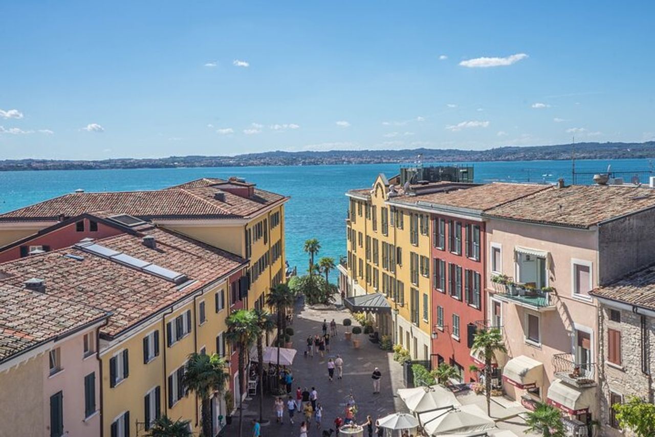 Da Garda/Bardolino: crociera guidata in barca di 4 ore a Sirmione — 2
