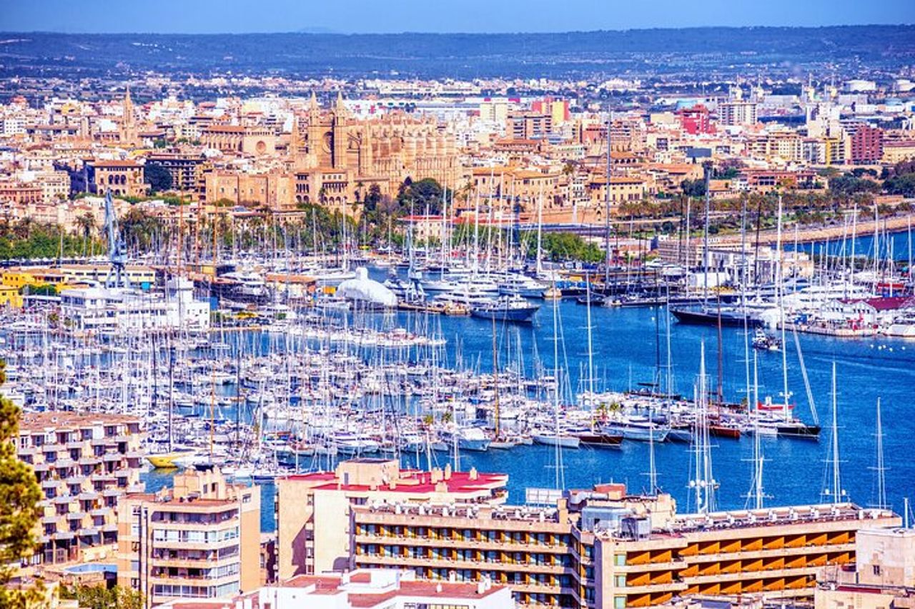 Caccia al tesoro e tour autoguidati di Palma di Maiorca