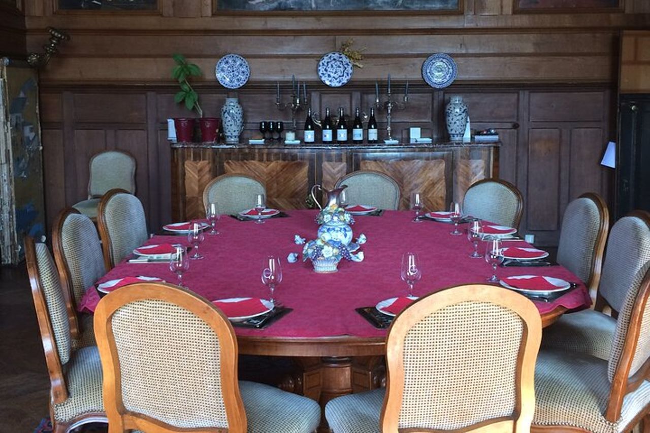 Esperienza epicurea del castello con vino e specialità locali — 2