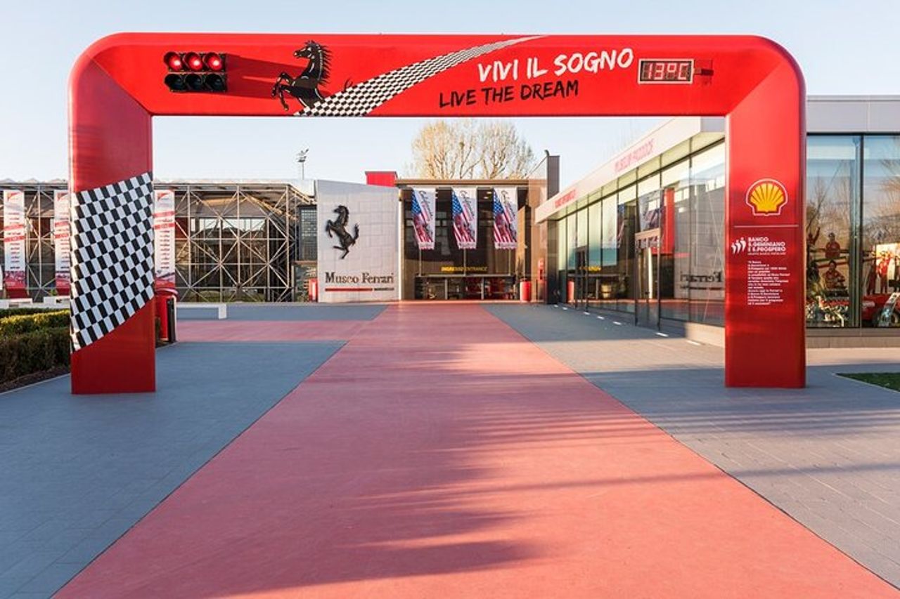 Tour Privato in Acetaia Storica e Museo Ferrari — 3