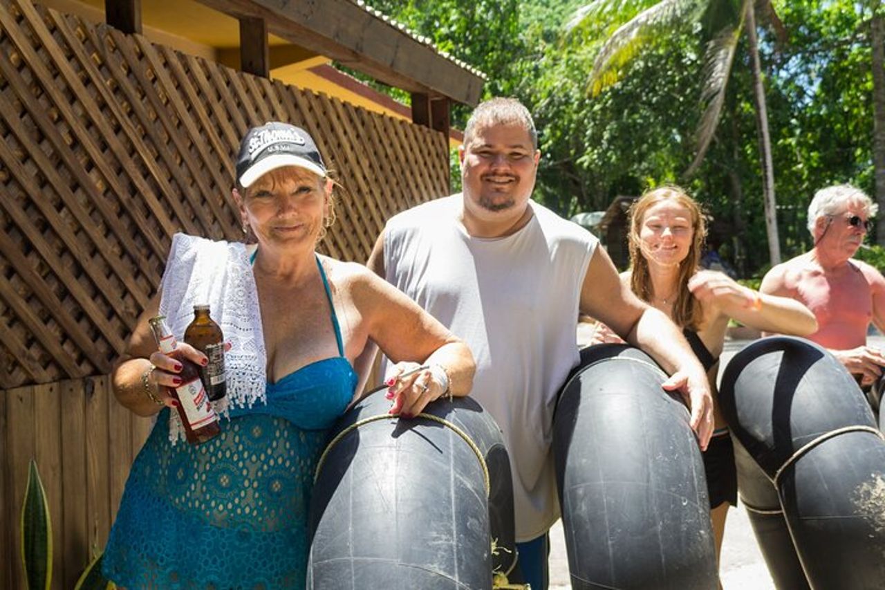 Blue Hole & Tour in Tubing sul Fiume da Falmouth & Runaway Bay Giamaica — 2