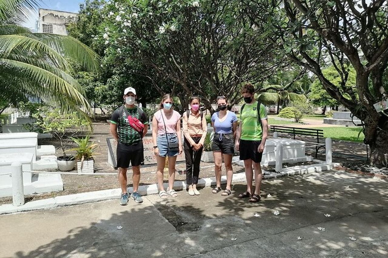 Tour del campo di sterminio e del museo del genocidio di Toul Sleng — 8