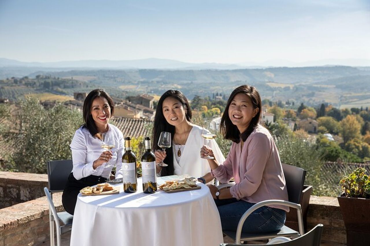 Lezione Enogastronomica e Degustazione di Vini a San Gimignano — 5