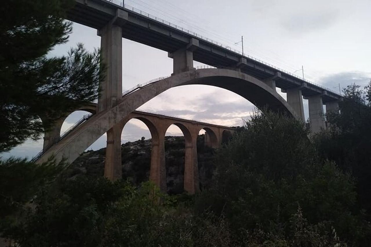 Trekking nella Gravina di Castellaneta Livello Turistico