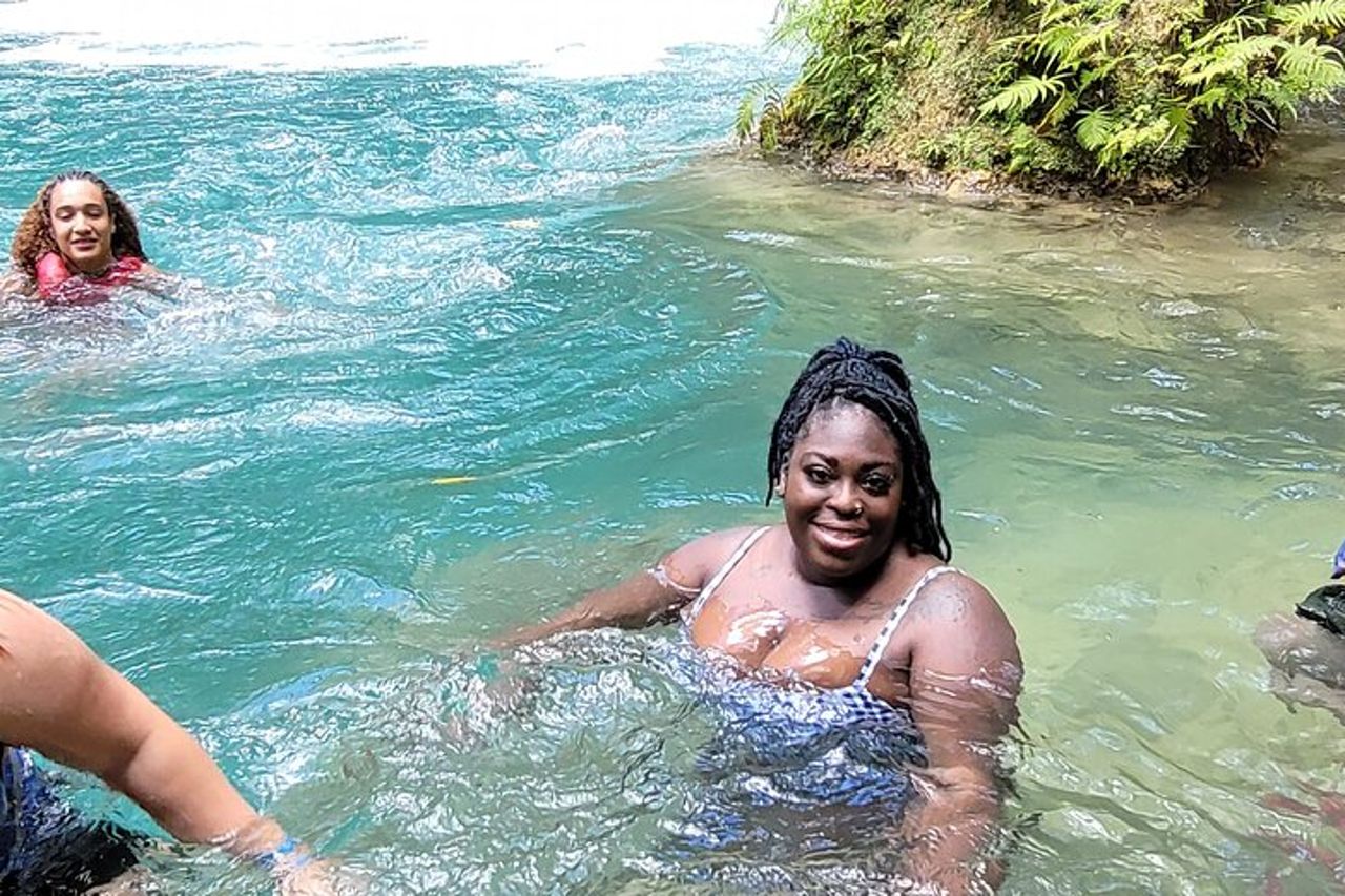 Blue Hole & Tour in Tubing sul Fiume da Falmouth & Runaway Bay Giamaica — 8
