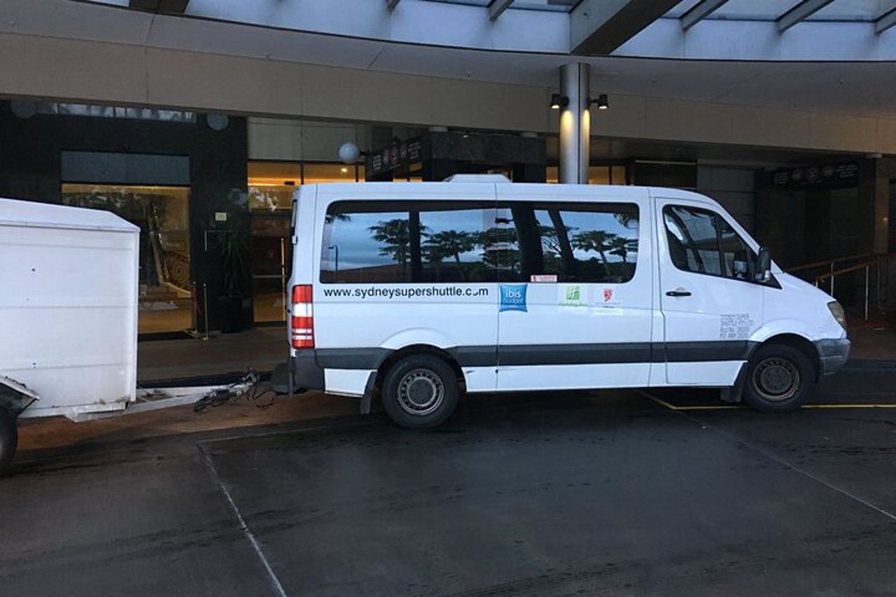 Seggiolino condiviso dall'aeroporto di Sydney al CBD di Sydney nel trasferimento con navetta del veicolo — 5