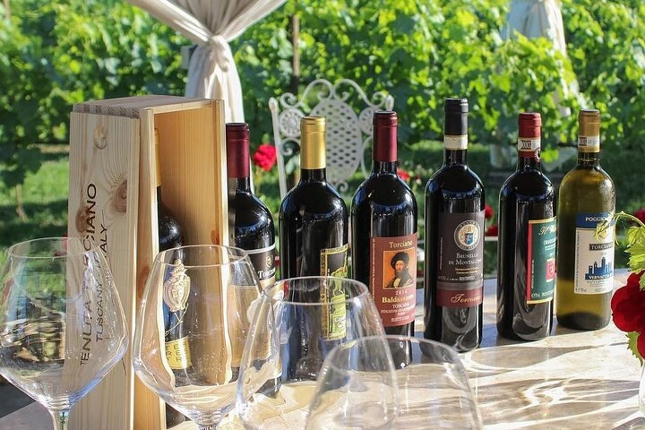 Pranzo romantico nei filari di vite in Toscana — 7