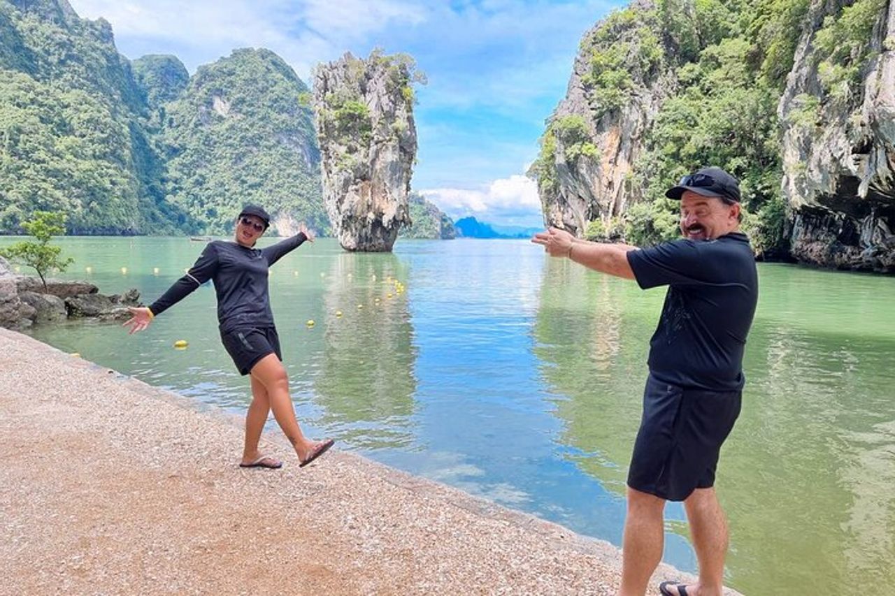 James Bond Island Canoeing 7 Point 5 Island In motoscafo da Phuket — 2