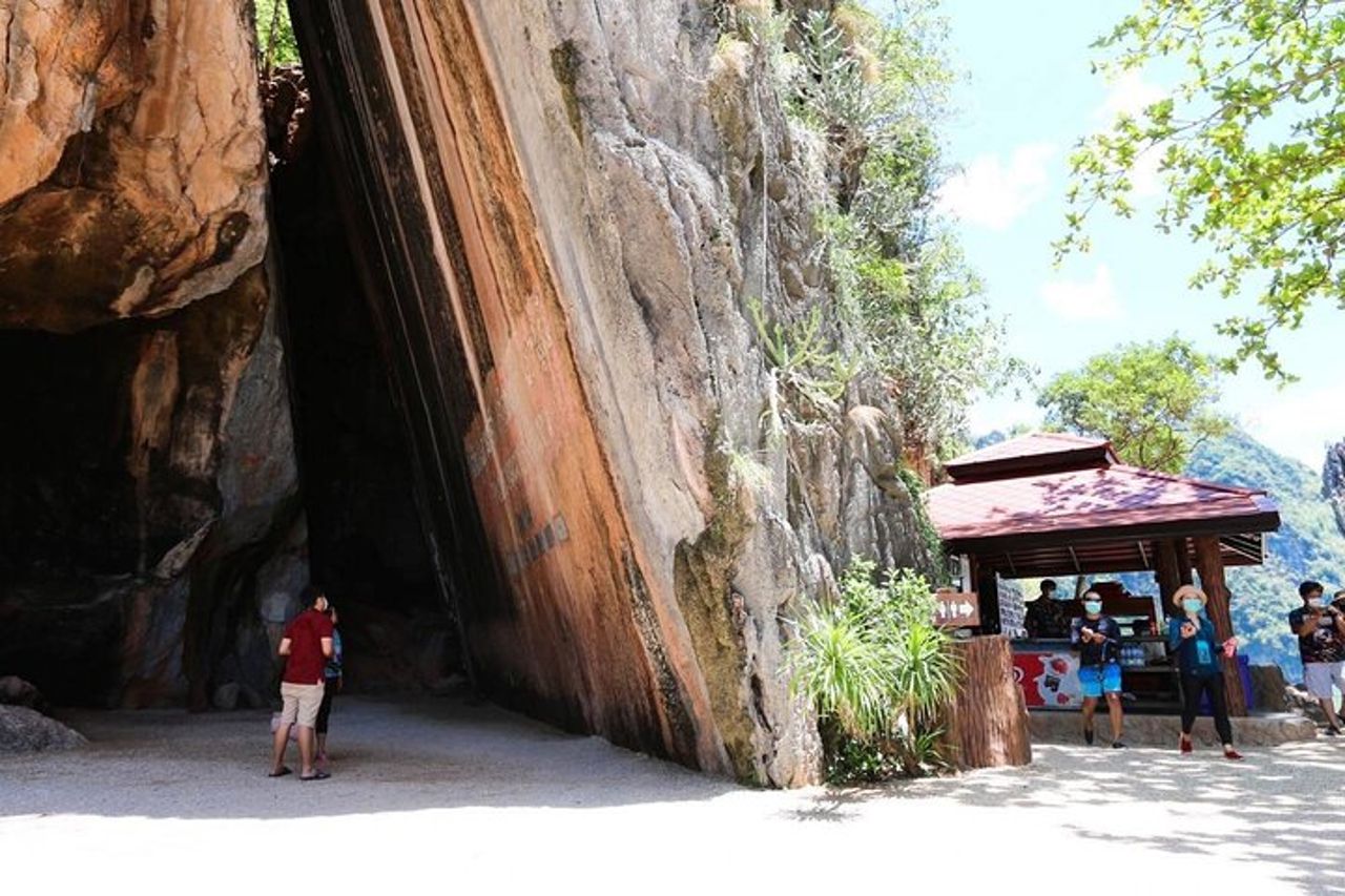 James Bond Island Canoeing 7 Point 5 Island In motoscafo da Phuket — 3