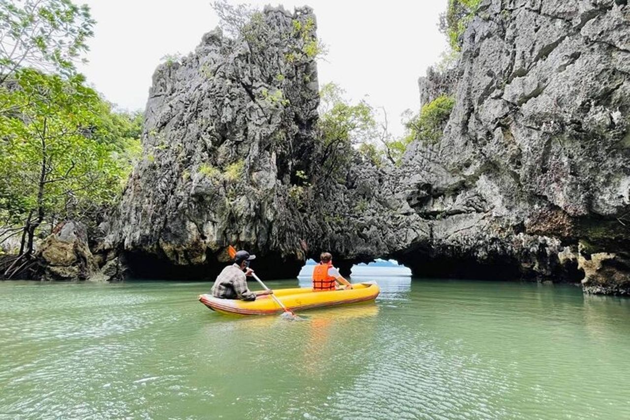 James Bond Island Canoeing 7 Point 5 Island In motoscafo da Phuket — 5