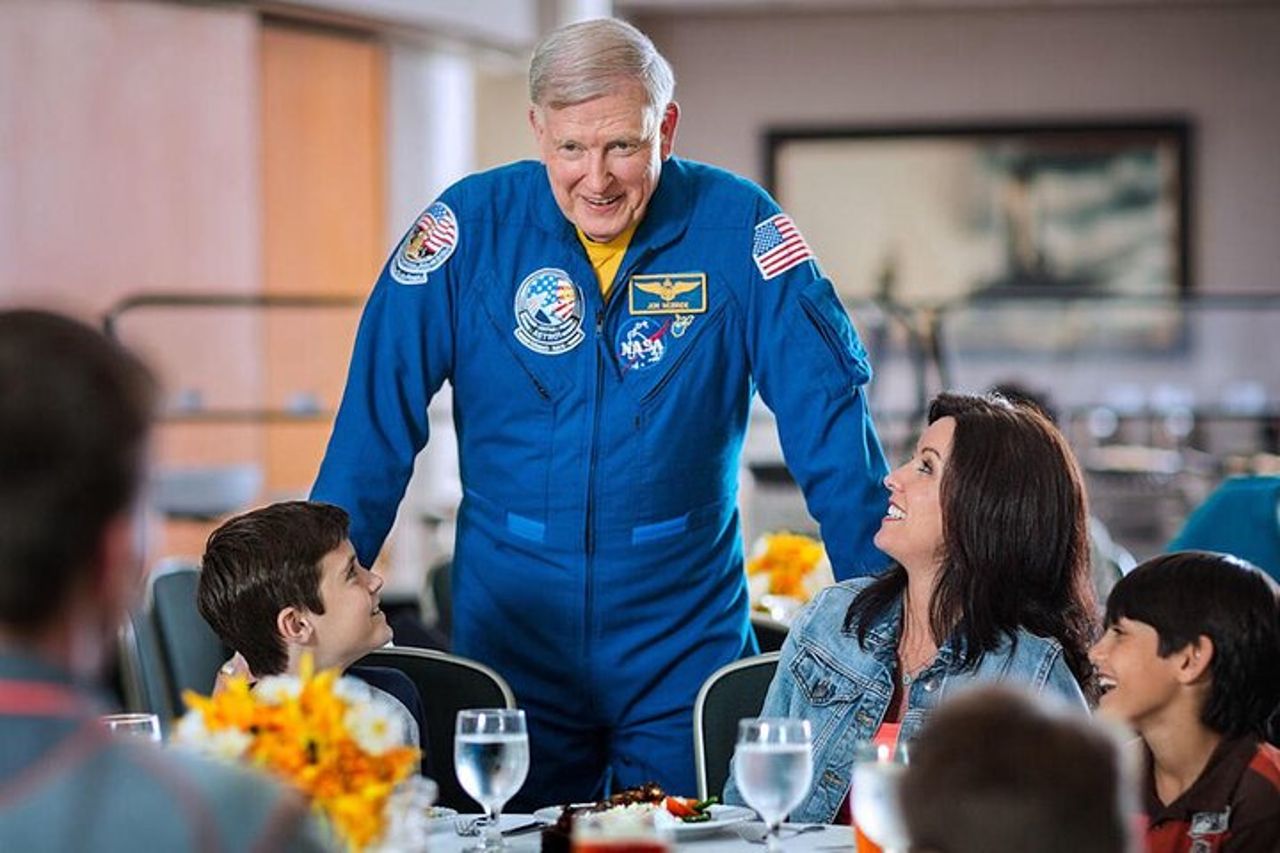 Esperienza di lusso al Kennedy Space Center: pranzo con un astronauta e tour ravvicinato — 9