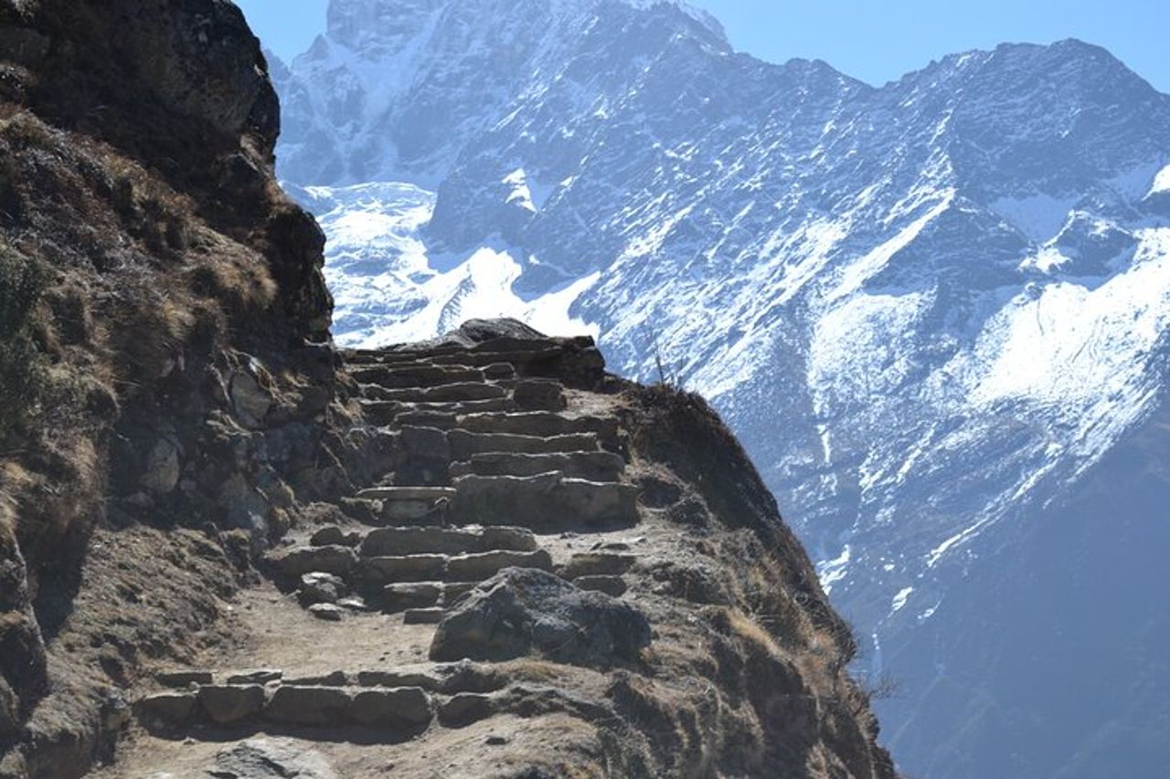 Visita di 12 giorni al campo base dell'Everest via Lukla e Namche Bazar — 7
