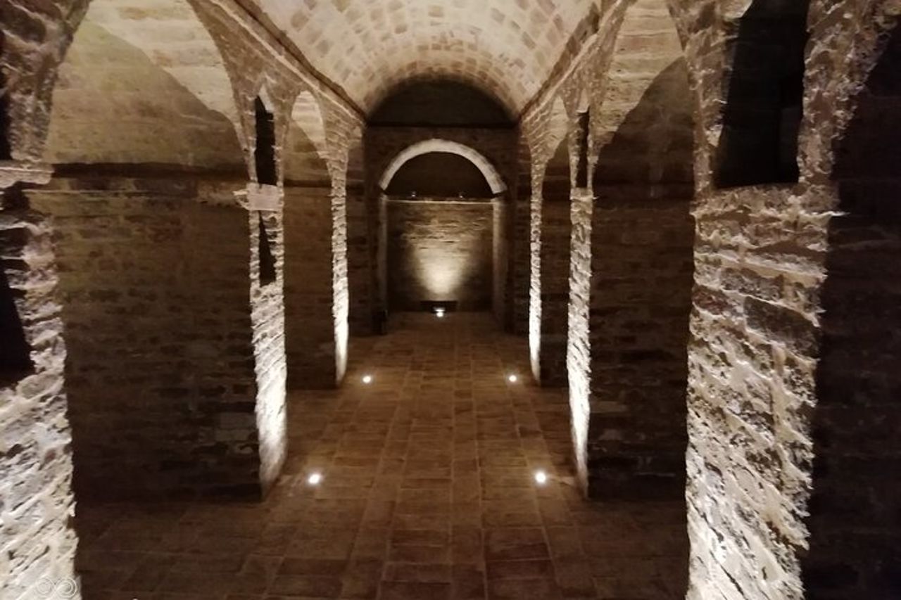 Tour guidato a piedi di Offida di 2 ore con degustazione di vini — 6