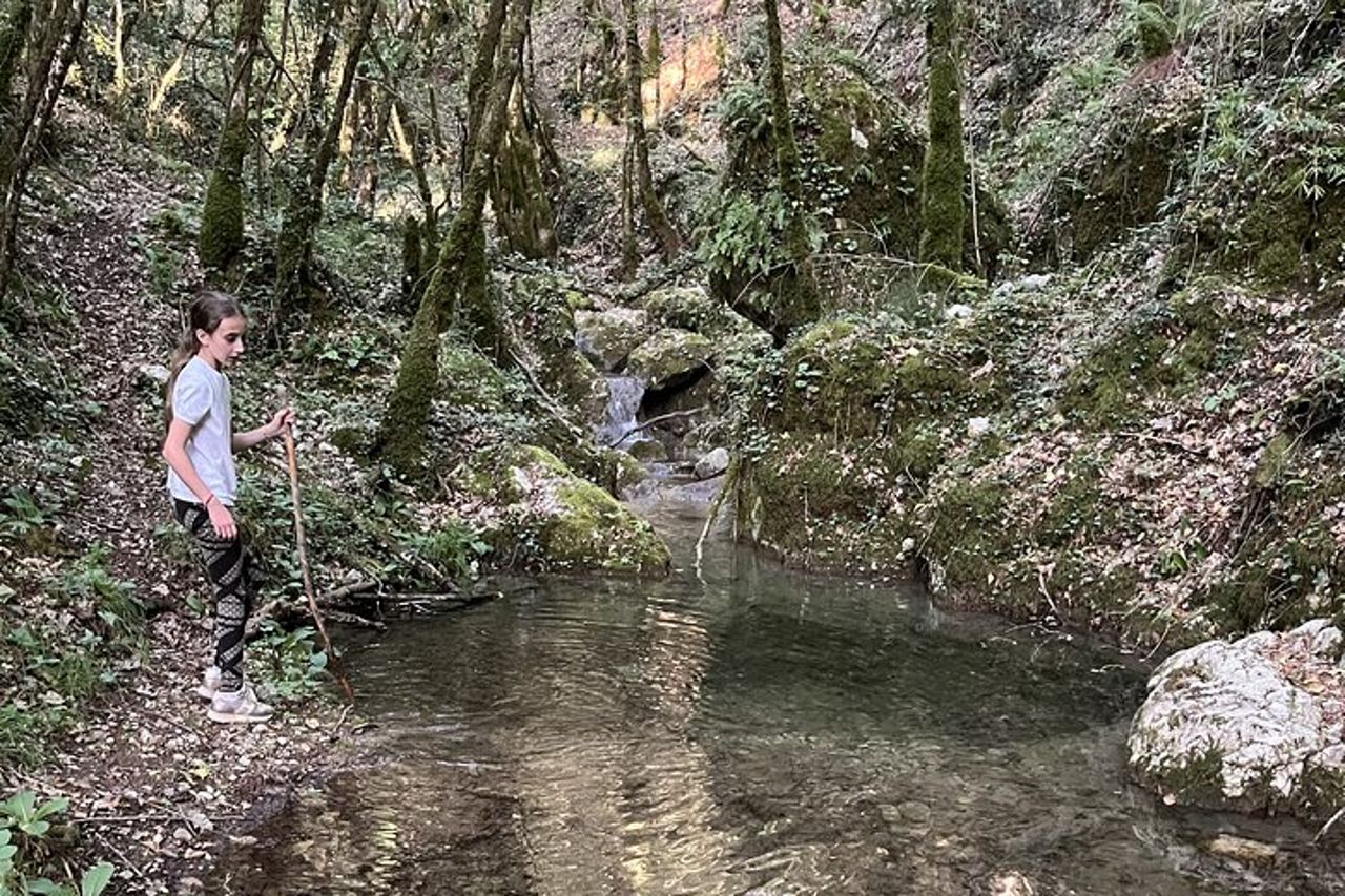 Tour Privato Guidato alle Cascate nel Bosco al Borgo Incantato