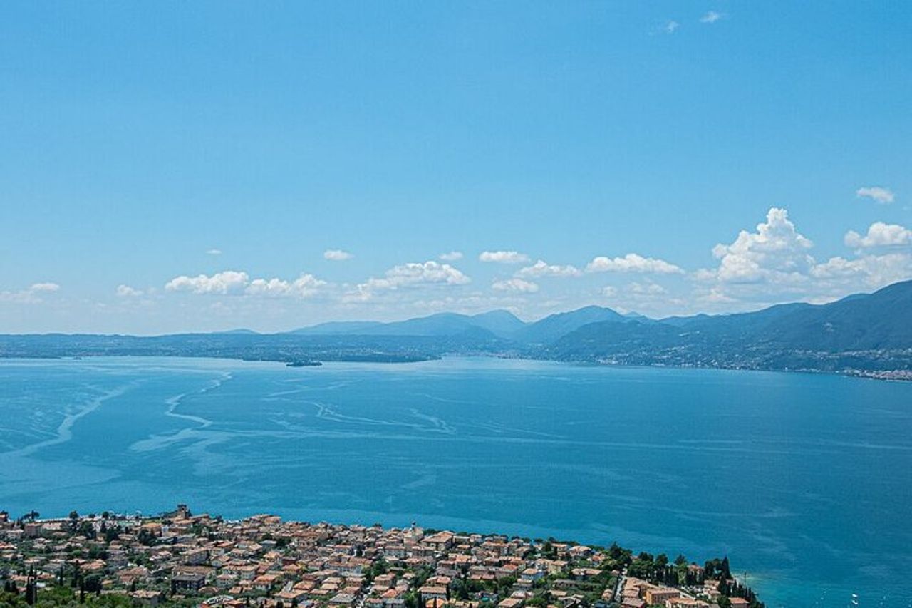 Tour in Vespa del Garda senza guida di un'intera giornata con partenza da Malcesine — 4
