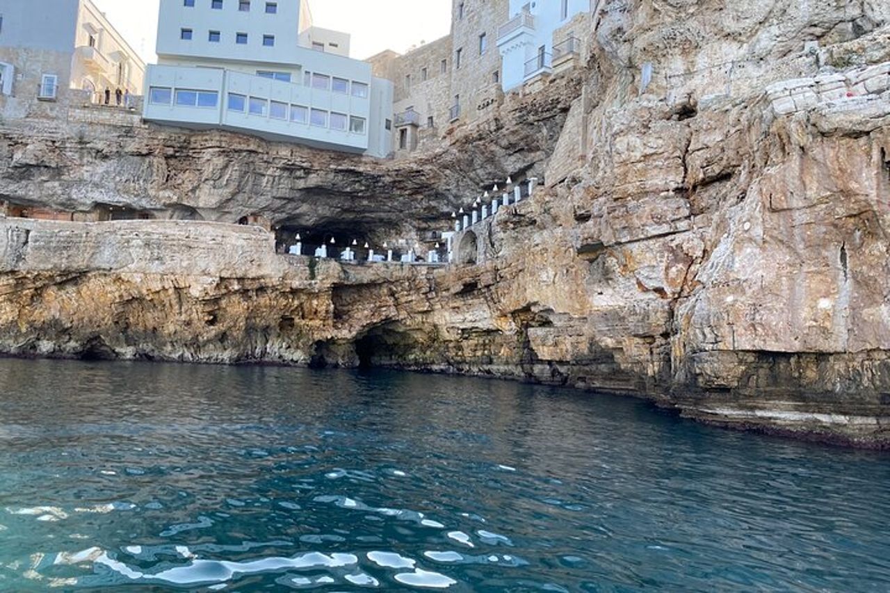 Escursione in Barca a Polignano a Mare tra Grotte e Calette — 9