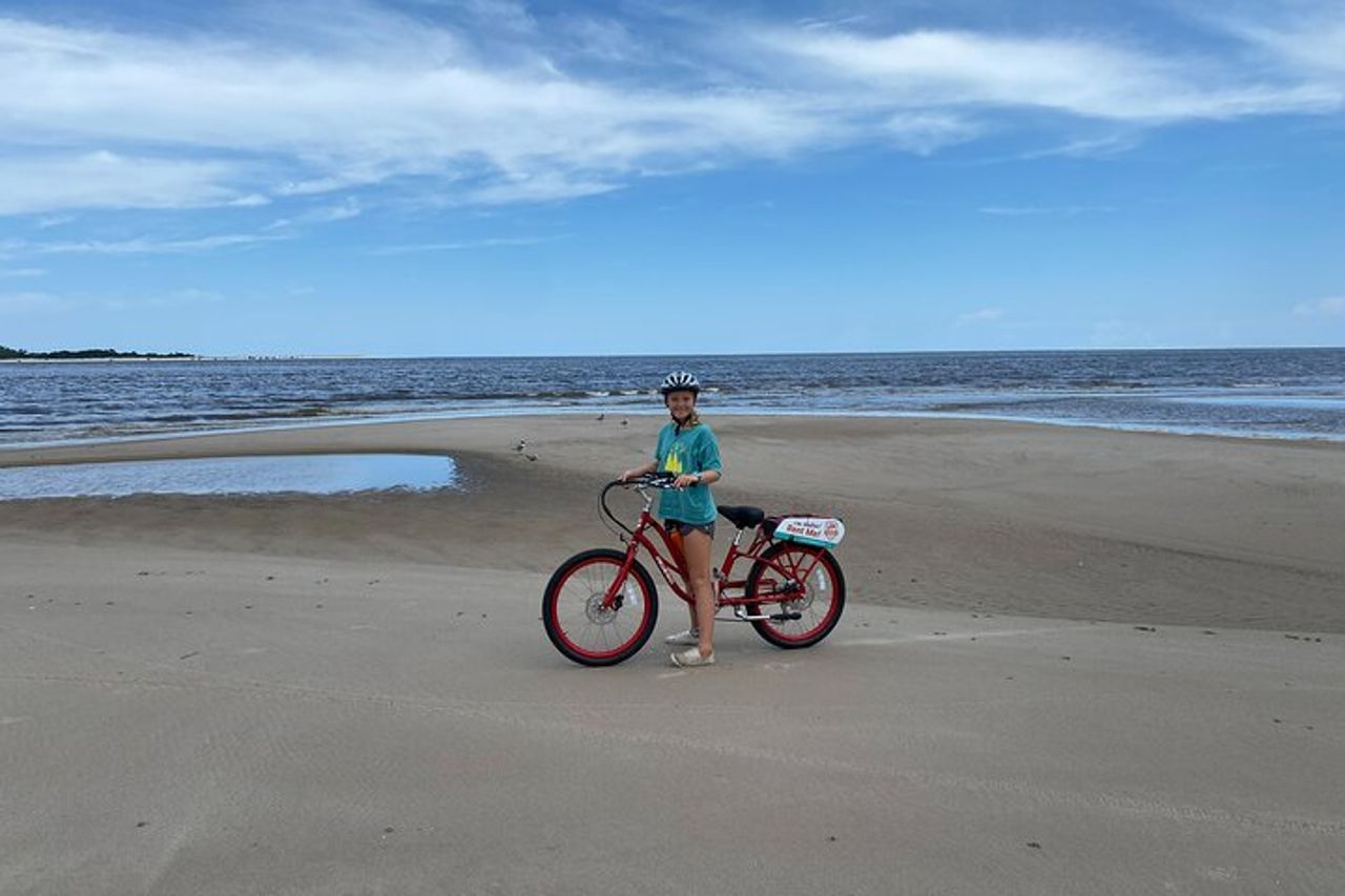 Tour in bici elettrica autoguidato–Amelia Island (casco intelligente)