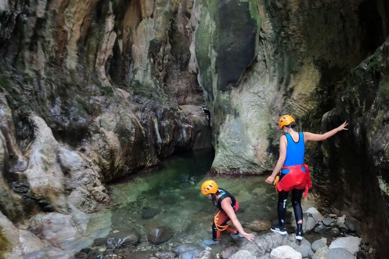 Da Estepona: tour guidato di canyoning sul fiume Guadalmina — 9