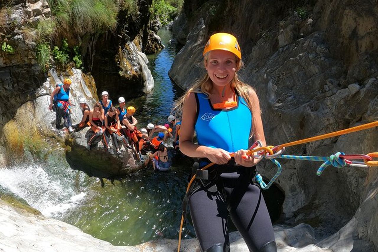 Da Estepona: tour guidato di canyoning sul fiume Guadalmina — 5