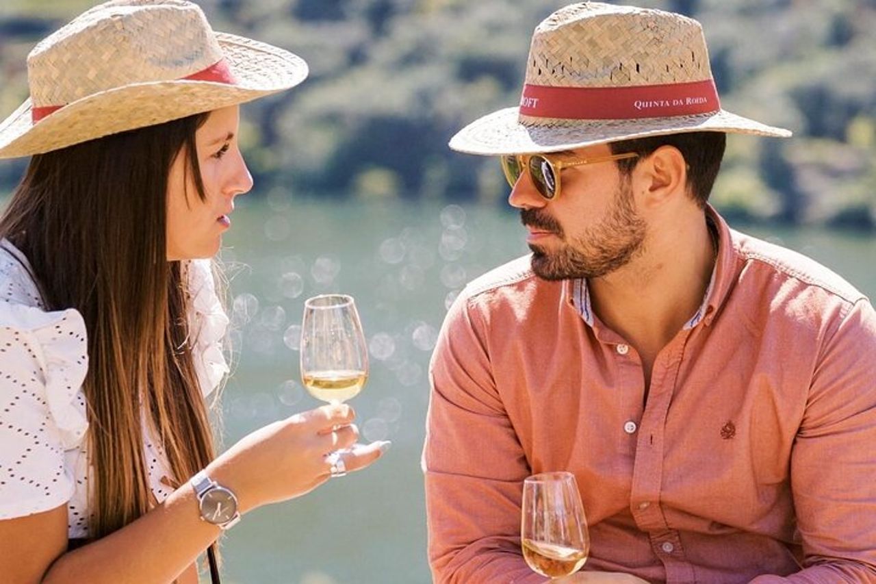 Tour premium per piccoli gruppi della Valle del Douro, degustazione di vini, pranzo e barca — 2