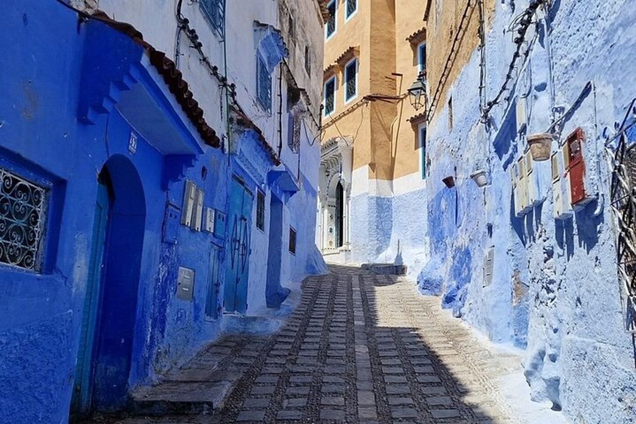 Tour di un'intera giornata alla città blu di Chefchaouen in piccoli gruppi — 5