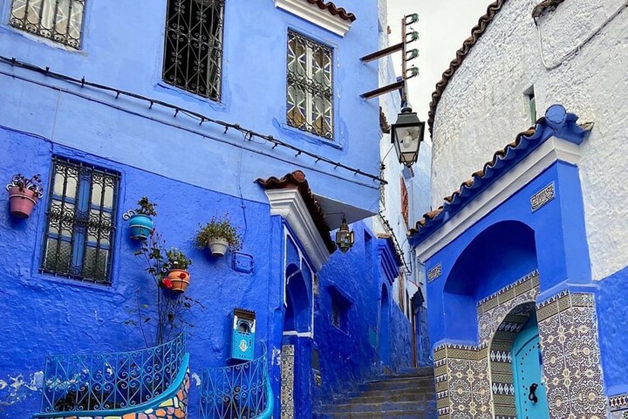 Tour di un'intera giornata alla città blu di Chefchaouen in piccoli gruppi — 7