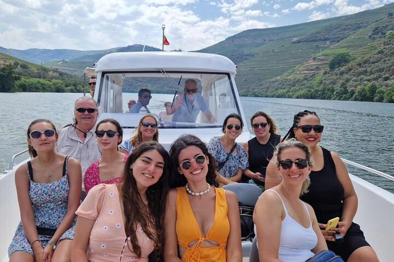 Tour della Valle del Douro: degustazione di vini, crociera e pranzo da Porto — 3