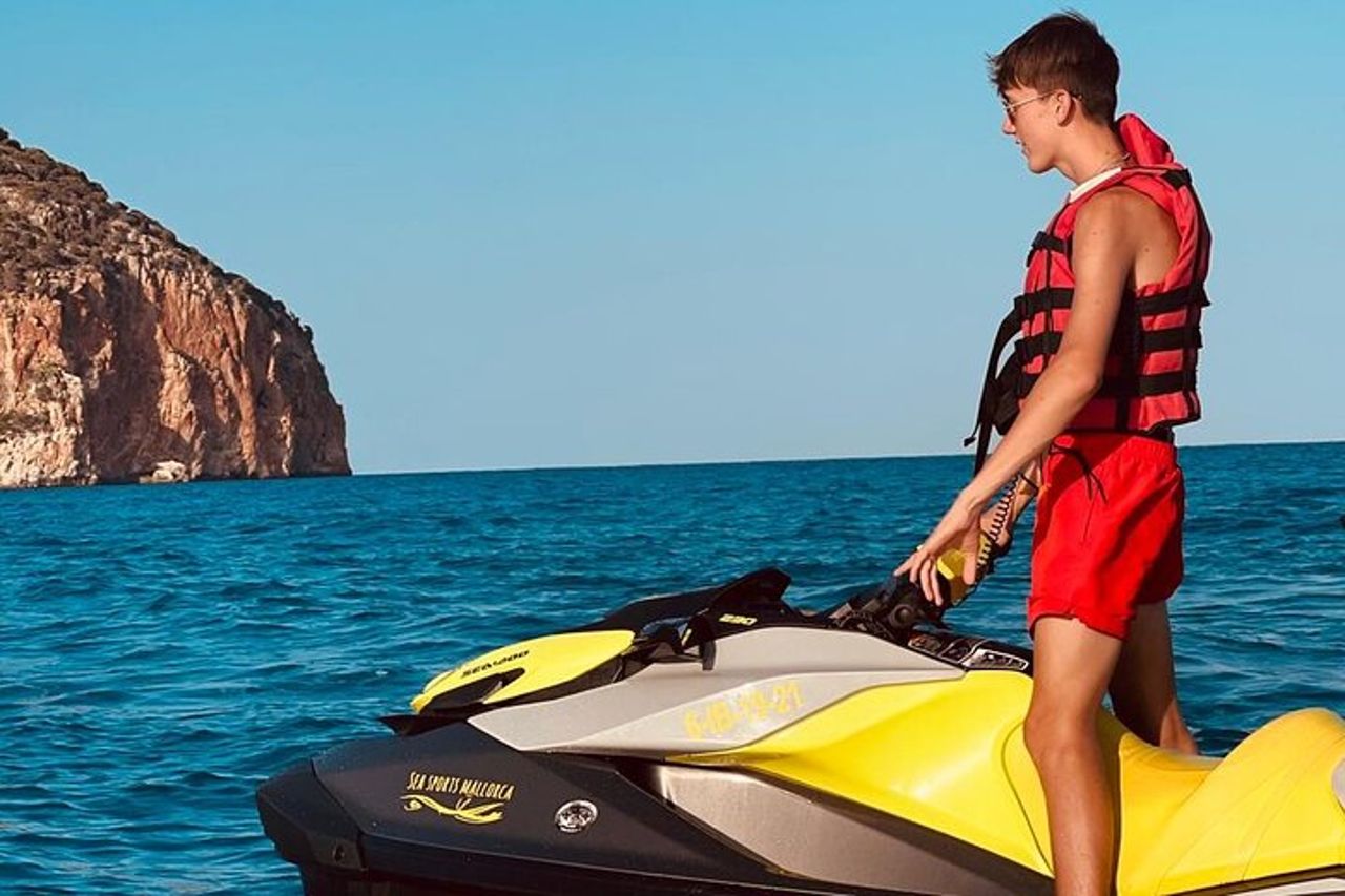 Tour in moto d'acqua nella baia di Cala Millor — 5