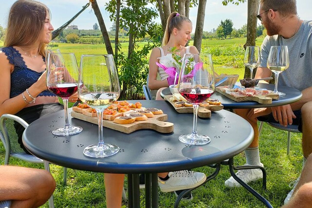 Degustazione vini e cibo locale nell'entroterra di Lazise — 3