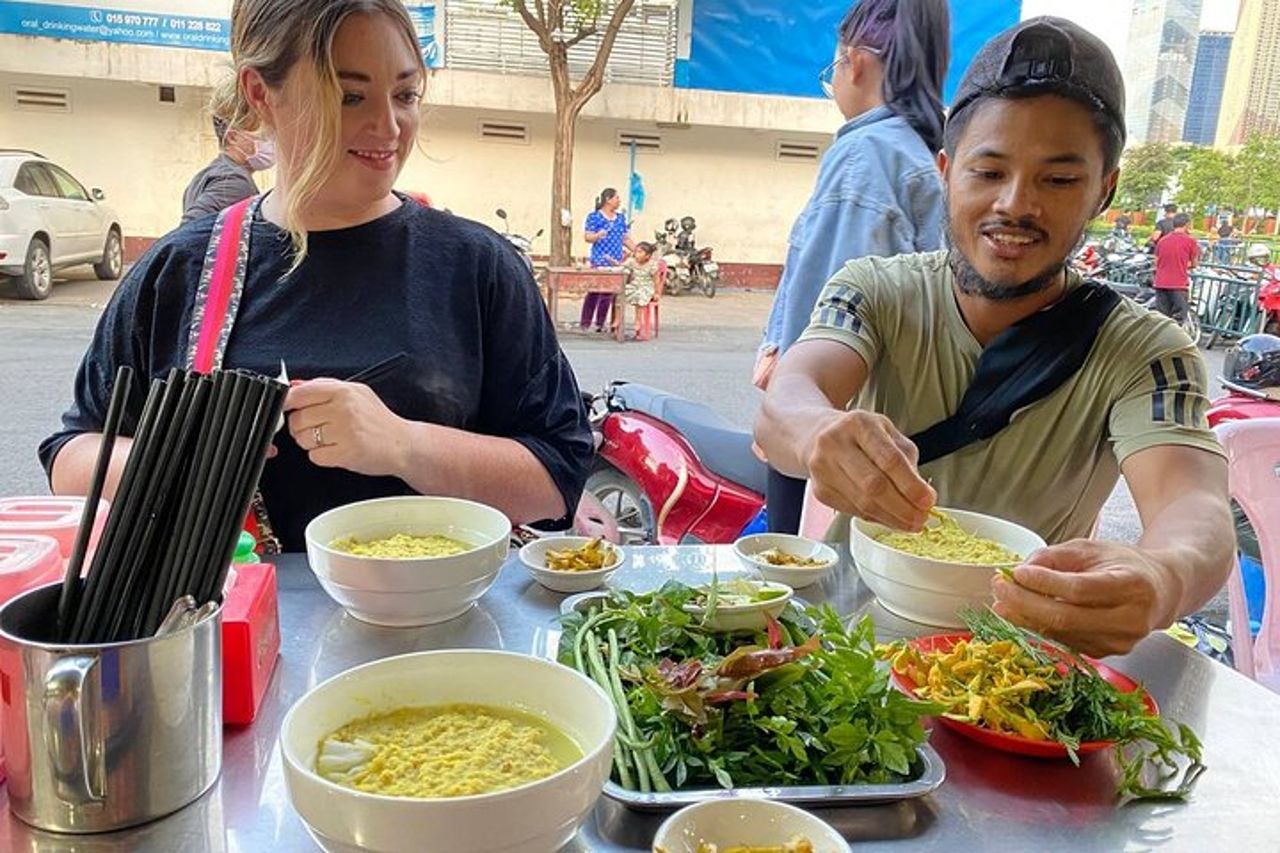 Tour gastronomico serale autentico di Phnom Penh 100% locale — 3