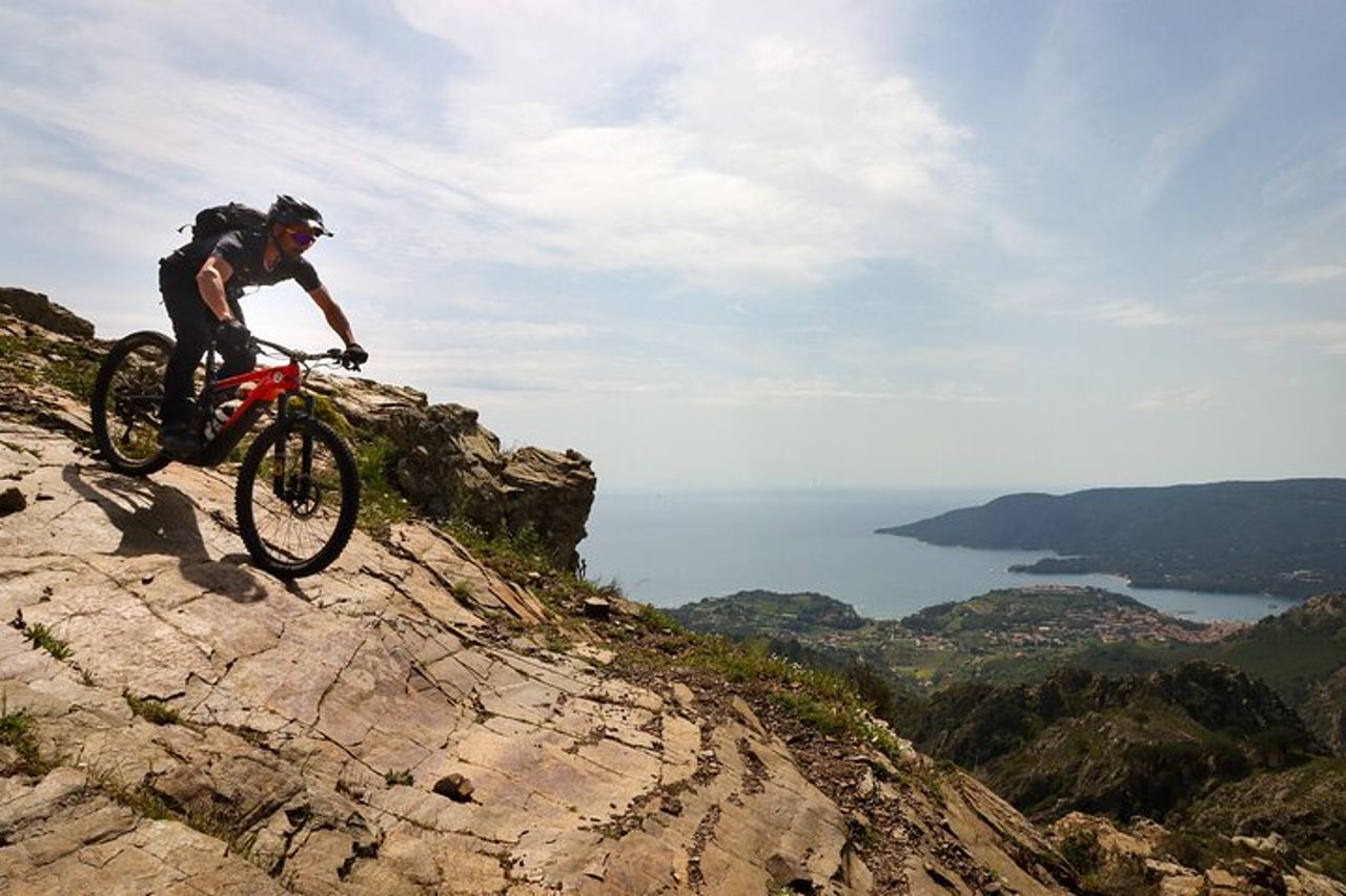 4-Ore Tour Guidato su Amandolo Trail Zone & Elba Trail Area — 3
