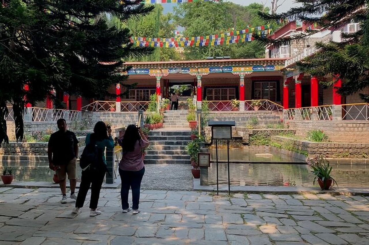 Tour privato della città di Mcleodganj e Dharamshala di 6 ore — 7