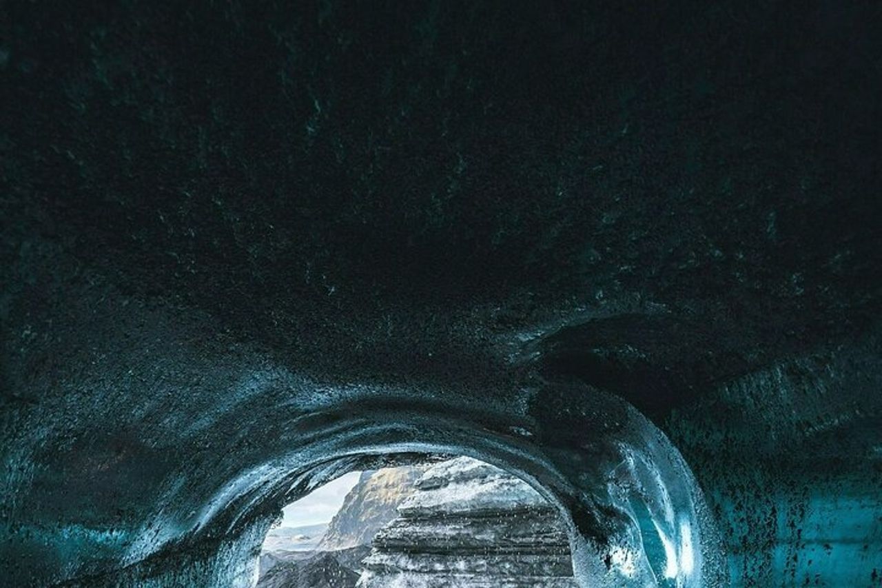 Tour della grotta di ghiaccio da Vík — 7