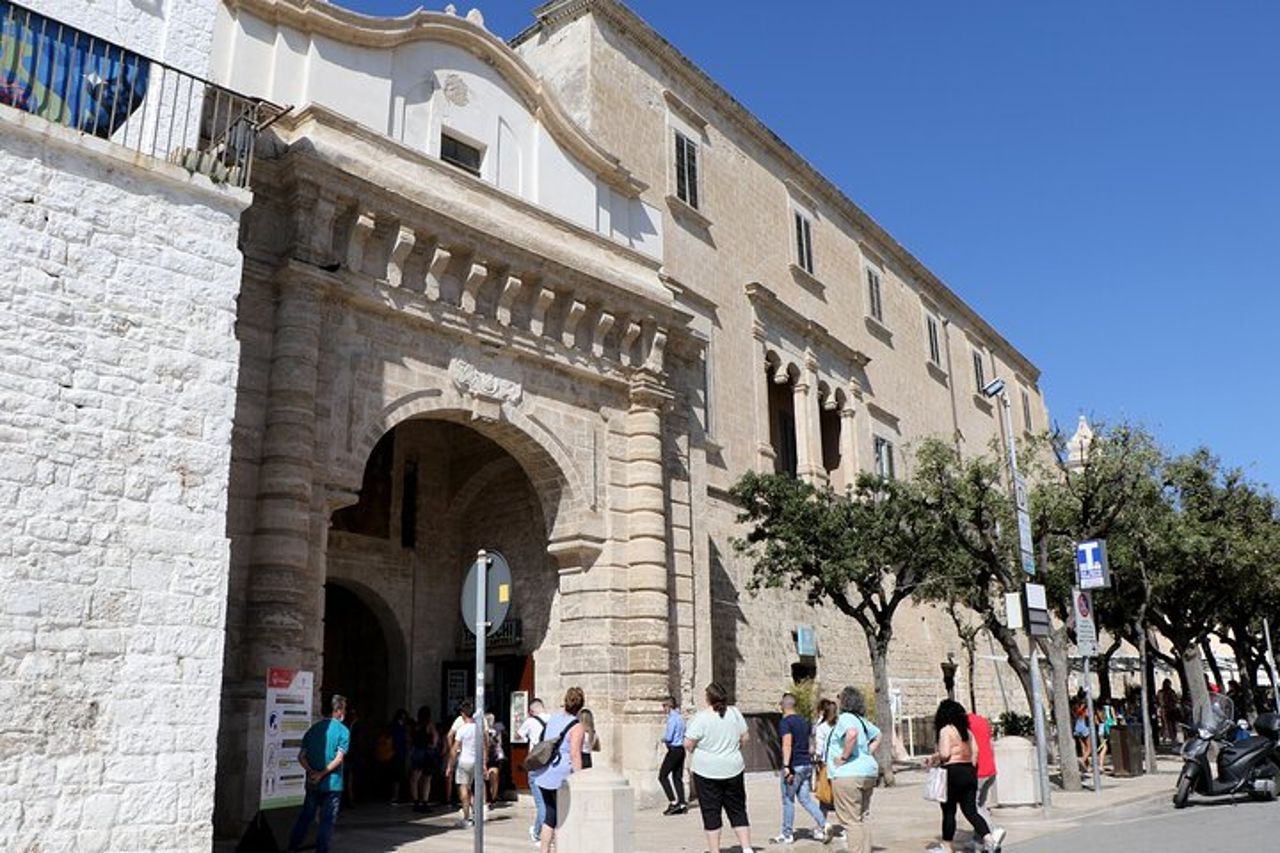 Punti salienti di Polignano a Mare: tour storico a piedi — 5